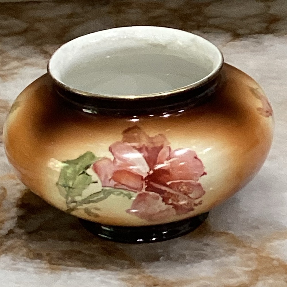 ANTIQUE WARWICK IOGA A-27 LOW VASE POT HIBISCUS